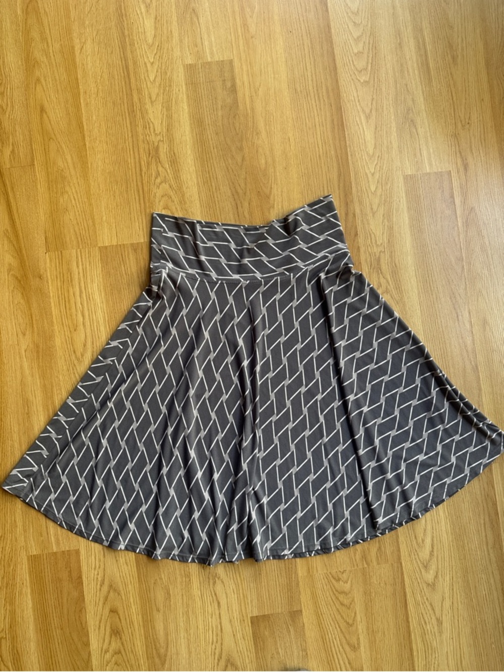 Studio M Size Medium M Grey Diamond-Pattern Circle Skirt